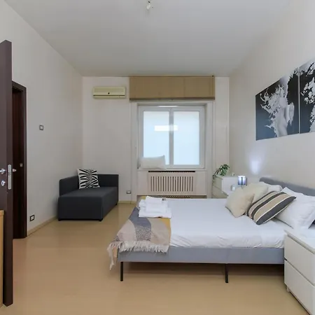Appartamento Family Apartment, Duomo 12 Min Walk, 5 Guests, Near Covered Parking