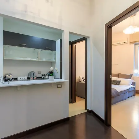 Family Apartment, Duomo 12 Min Walk, 5 Guests, Near Covered Parking Milano